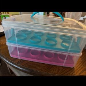 Tupperware Cupcake Carrier with Aqua and Magenta Trays